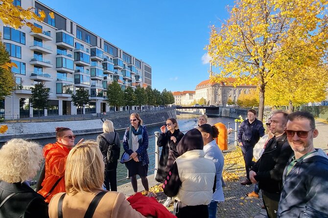 Charité Hospital Walking Tour: Exploring Berlin’s Medical History - Albrecht von Graefe Denkmal: The First Scientist Monument in Berlin