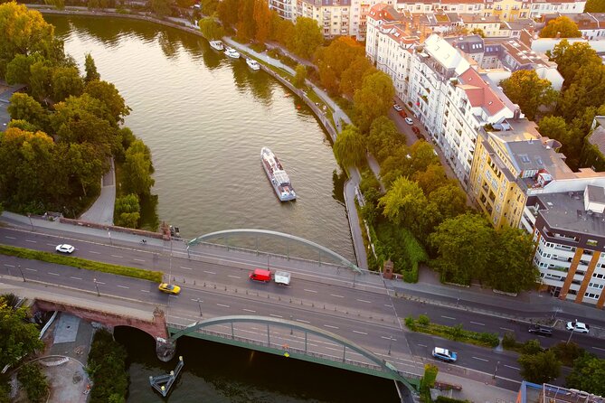 City lounge trip with the lounge ship through Berlin - The 1 hour 30 minute loop: how the time typically feels