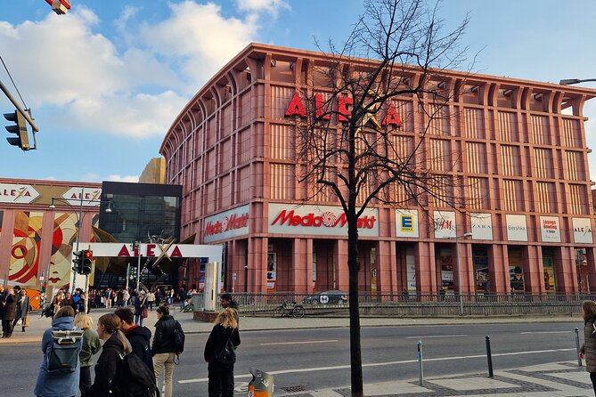 Dark Berlin Criminal Tour - Littenstraße and the District Court: Defense Lawyers and Courtroom Drama
