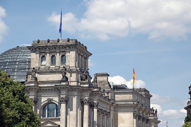 Discover Berlin Half-Day Walking Tour - Unter den Linden to Pariser Platz and Brandenburg Gate: the boulevard that links eras