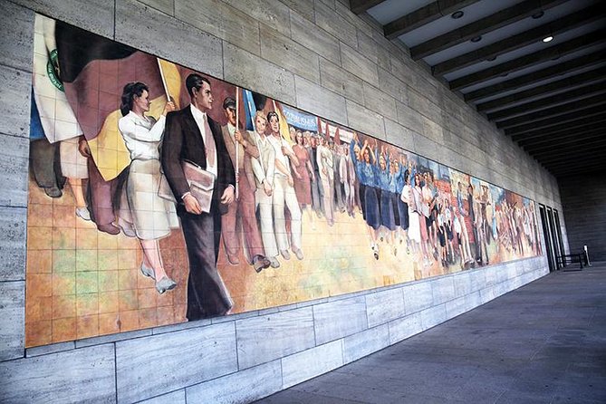 Discover Berlin Half-Day Walking Tour - How the guide quality shows up, even when the sites are the same