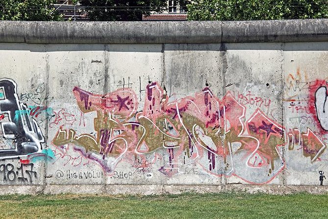 East Berlin and the Berlin Wall 2-Hour Walking Tour - Entering the Cold War: From Hackescher Markt Into East Berlin’s Story