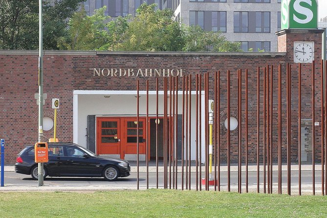 East Berlin: City of Shadows Walking Tour - Key things you will notice on this East Berlin walk