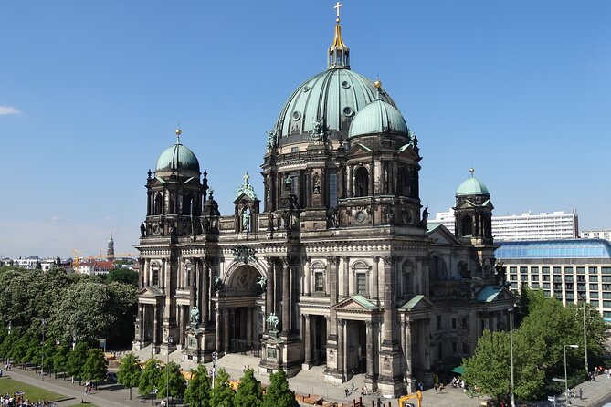 Explore Berlin History and Highlights Sightseeing Walking Tour - Reichstag Building: the Parliament story, plus the fire and the aftermath