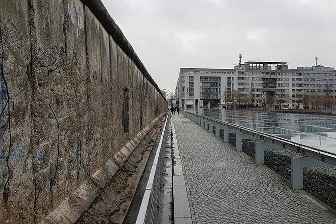 Explore The Berlin Wall: Cold War Berlin and Behind the Berlin Wall - Checkpoint Charlie in 15 Minutes: A Symbolic Place With Real Tension