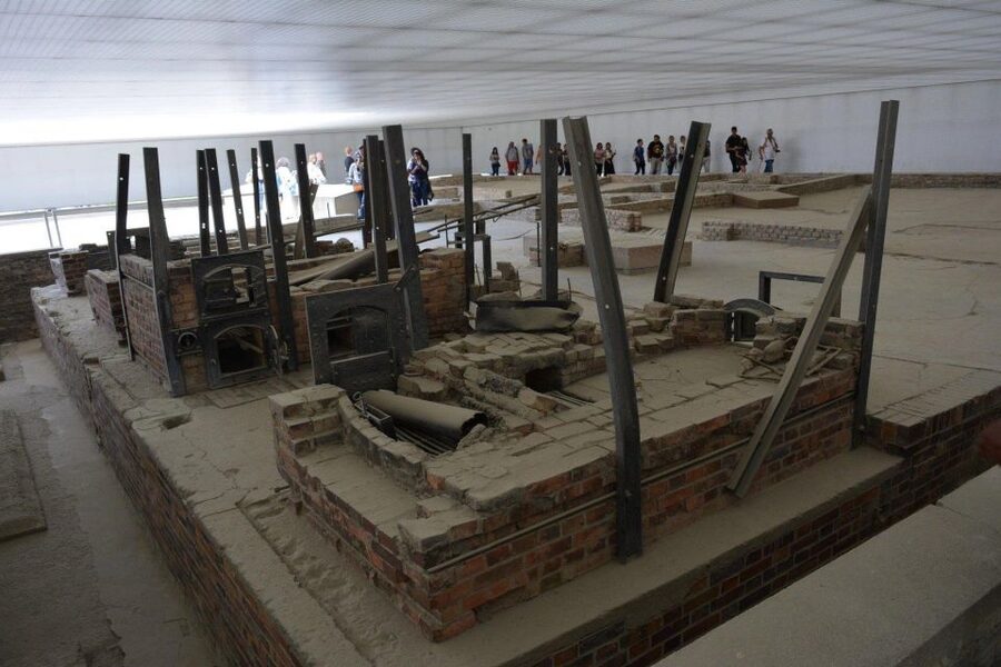 From Berlin: Guided Sachsenhausen Concentration Camp Tour - Station Z and the execution facility: the story behind the machinery