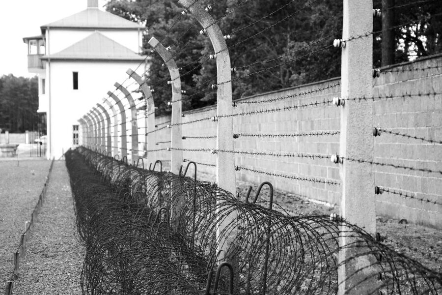 From Berlin: Licensed Sachsenhausen Tour with max. 15 people - Quick hits on Sachsenhausen (what you will actually remember)