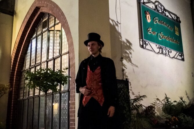Gruseltour Berlin Haunted Ghost Walk 90-minute at Berlin Mitte city center - Audience Interaction and Live Performance: How to Make It Fun