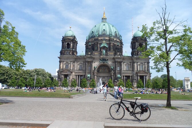 Half-Day Guided Bike Tour of Central Berlin's Highlights - Reichstag Building: the stop that anchors the whole political story