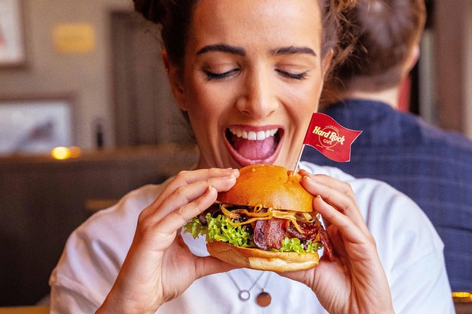 Hard Rock Cafe Berlin With Set Lunch or Dinner - Priority seating, 2-hour rhythm, and why you should care about group size