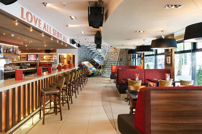 Hard Rock Cafe Berlin With Set Lunch or Dinner - What to expect when you sit down: courses, drinks, and easy ordering