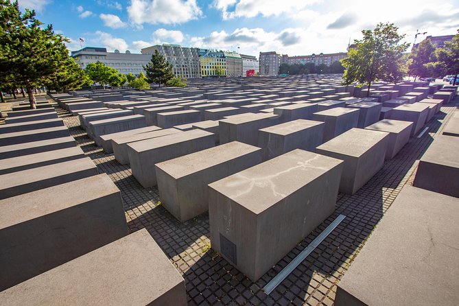 Historic Berlin: Exclusive Private Tour with a Local - Classical squares and Unter den Linden: Berlin’s power lines in architecture