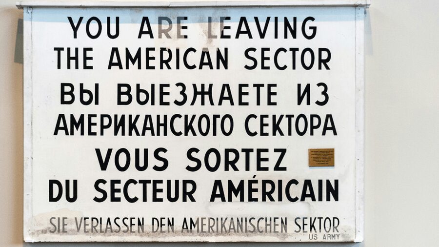 Hitler to Stalin - WWII & Cold War Tour (Small Group) - Berlin Wall and Checkpoint Charlie: how the Cold War became visible