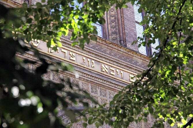 Jewish Life in Berlin - Private Walking Tour - Meeting at Hackescher Markt and setting the tone
