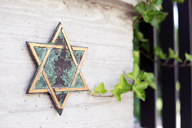 Jewish Life in Berlin - Private Walking Tour - Die Hackeschen Höfe and the protest memorial connection