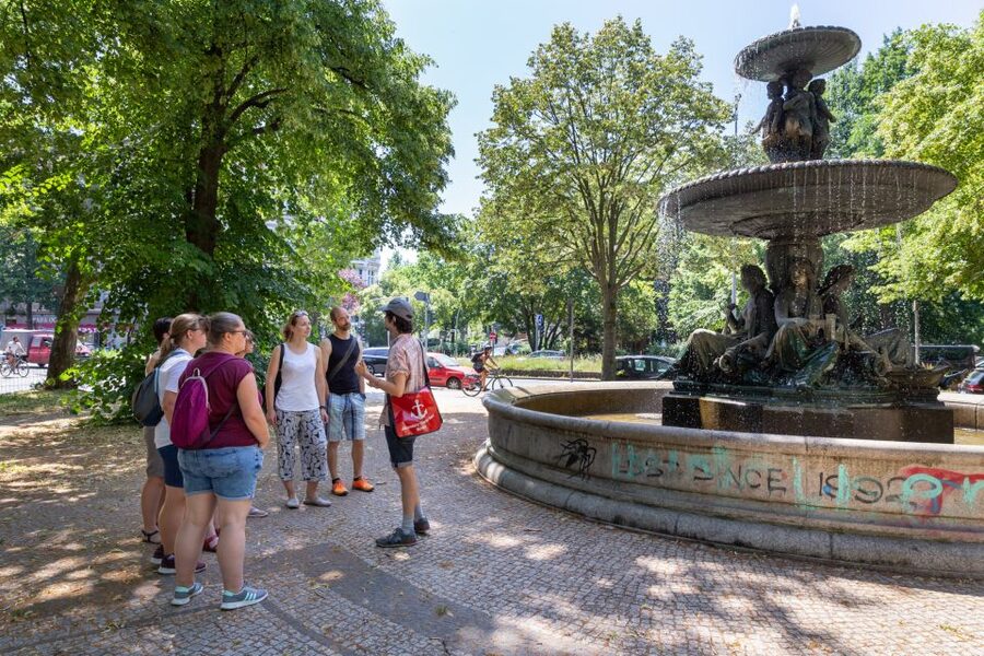 Kreuzberg: Culinary Food Tour - Oranienstraße: the street where you can almost picture the past