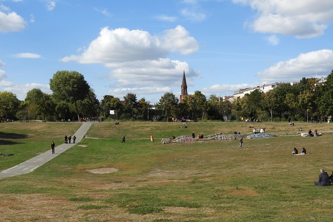 Kreuzberg Tour – Kriminell und kuschelig - What you’ll learn beyond facts: how to spot meaning in the streets