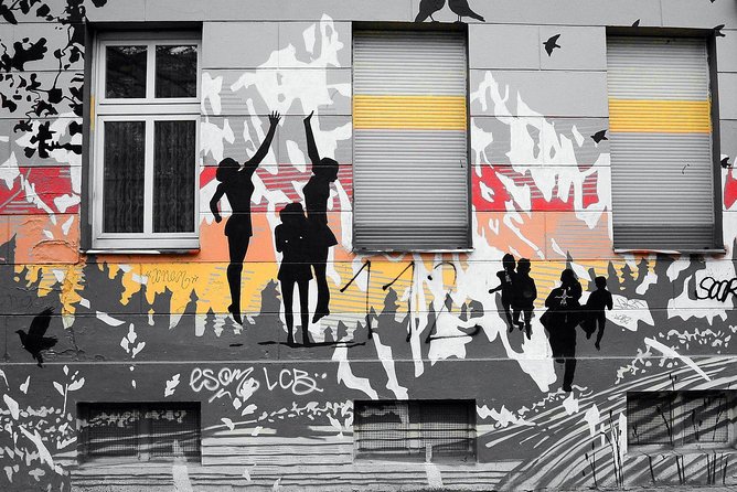Kreuzberg Walking Tour: Immigrants, Artists & Hipsters - Ending with Controversial Riverside Development Plans