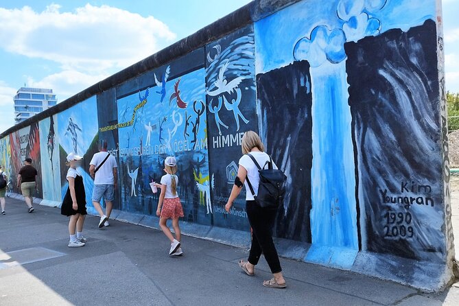 Minivan Driver and Guide (DIN15565) Tailor Made Berlin Highlights - Value for Money: $415.04 for up to 6 People in 2 Hours
