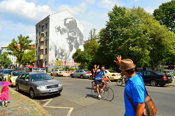 Modern Berlin Private Walking Tour: Diverse, Vibrant and Exciting German Capital - Stop 1 in Mitte: From Division To A Modern City Core