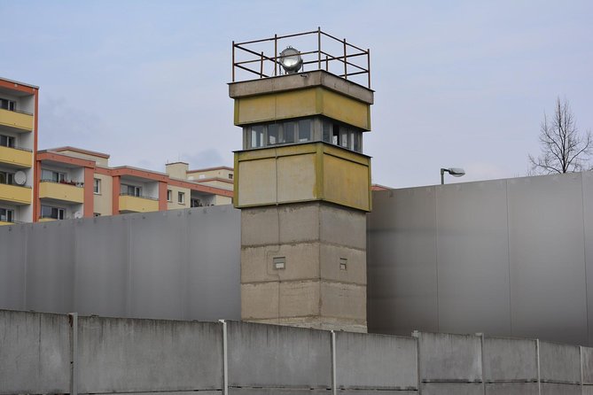 PRIVATE BEHIND THE BERLIN WALL and COLD WAR BERLIN TOUR - Stop 3: Checkpoint Charlie, the face-off and the escape reality