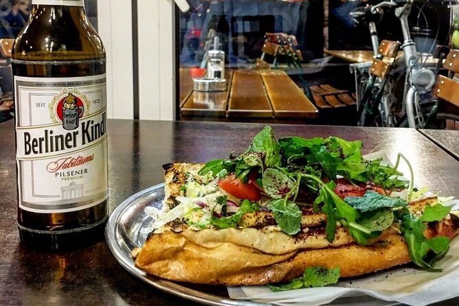 Private Berlin Bites & Historical Highlights - 2,5hrs - Spätkauf: Berlin’s beer culture in a snack-shop world