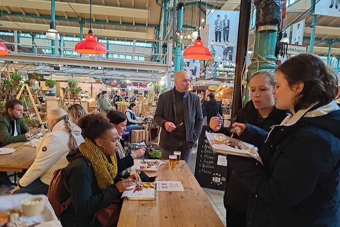 Private Berlin Bites & Historical Highlights - 2,5hrs - Berlin-Mitte walking: iconic sights plus the backstreets