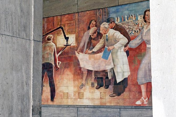 Private Berlin Custom Half-Day Tour with Private Driver and Guide - Brandenburg Gate and Museum Island: classic symbols, explained in plain language