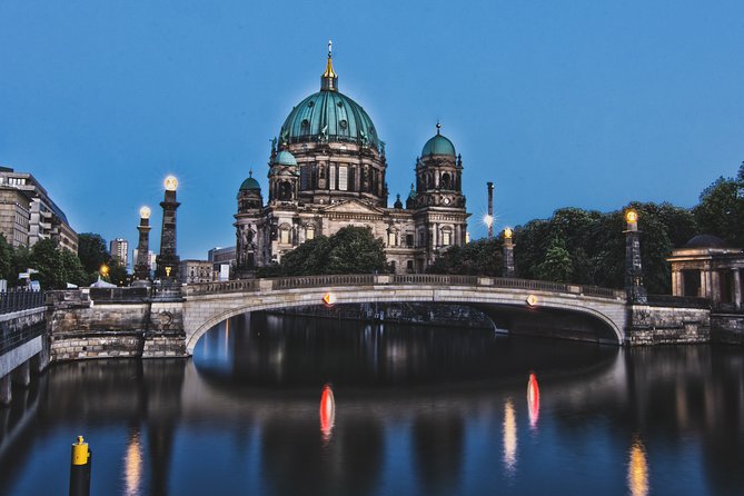 Private Berlin WWII and Cold War History Tour with Local Expert Guide - Reichstag, Brandenburg Gate, and the easiest way to get great Berlin photos