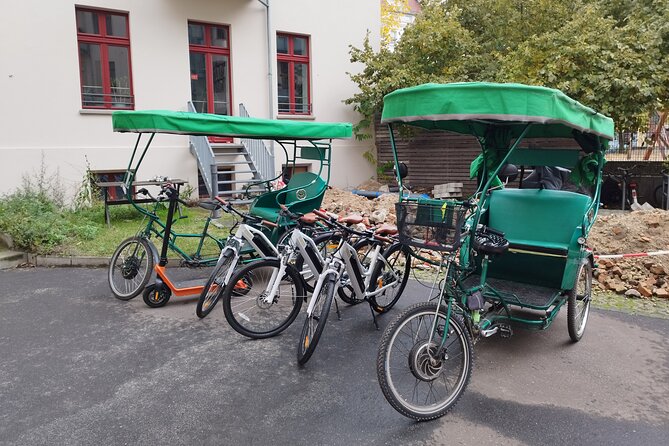 Private Guide Up to Group 6 - ONE Rickshaw, (E)Bikes, E-Scooters - Why this private rickshaw and bike format feels better than a bus