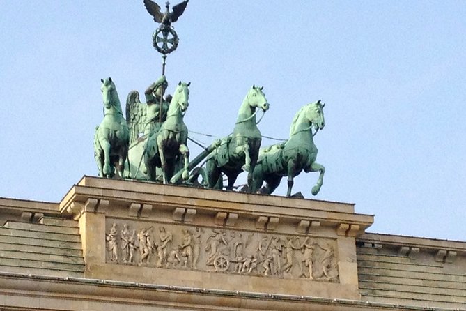 Private Taxi Tour of Berlin East and West and Neighbourhood approx. 4-6h - Reichstag to Brandenburg Gate, the political core you can read in layers