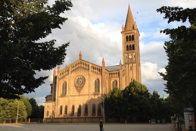 Private taxi tour to Potsdam and Sanssouci 6-8h - Berlin Pickup at 10:30, and Why the Start Time Matters