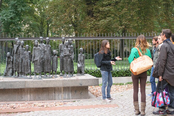Private Tour: Jewish Heritage Walking Tour of Berlin - Stop 5: Alter Judischer Friedhof, Old Jewish Cemetery