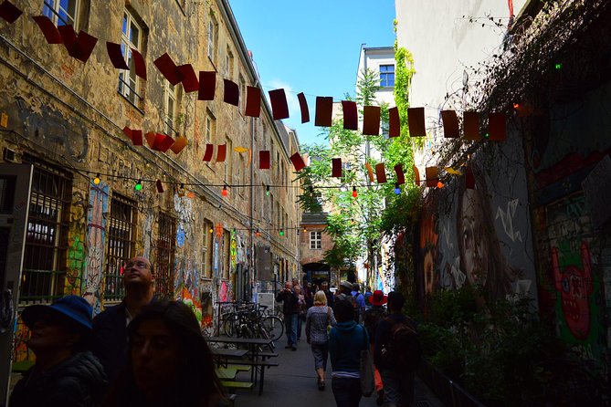 Private Tour: Jewish Heritage Walking Tour of Berlin - Meeting Your Guide, Getting Picked Up, and Keeping It Easy