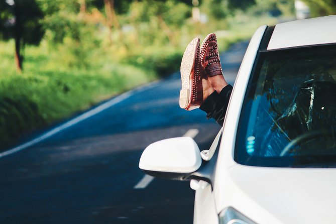 Private Transfer from Berlin to Prague with 2h of Sightseeing - Why this private transfer beats train headaches