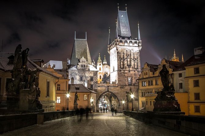Private Transfer from Berlin to Prague with 4h of Sightseeing - The Four-Hour Germany Stop: Choose Your Style, Then Guard Your Time