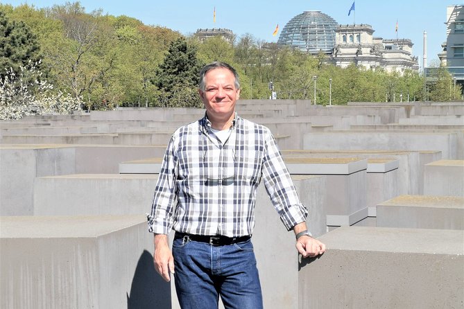 Private Walking Tour Berlin 3 hours: Brandenburg, Historic Center - Museumsinsel and Gendarmenmarkt: architecture that also teaches
