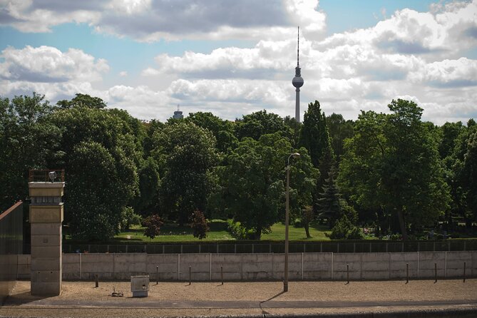 Private Walking Tour: World War 2 and Cold War Sites in Berlin - The Cold War in street form: Checkpoint Charlie and the Palace of Tears