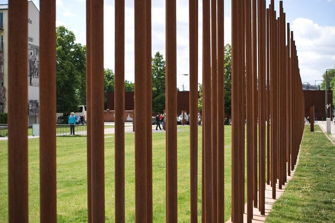 Private Walking Tour: World War 2 and Cold War Sites in Berlin - Tempelhofer Feld and Bernauer Strasse: from the airlift to escape tunnels