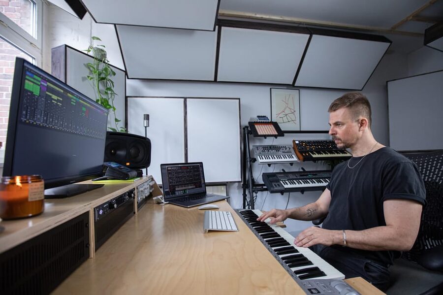 Produce Techno and House Music in Berlin - Should you book this Berlin techno masterclass?