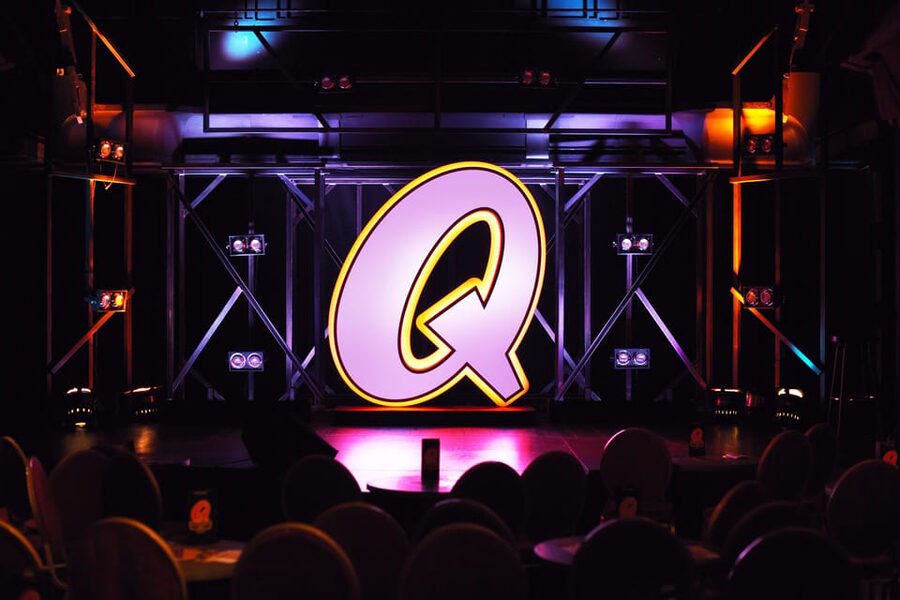 Quatsch Comedy Club Berlin: Die Late Night Show - Language, Uncensored Comedy, and How to Enjoy It Without Stress
