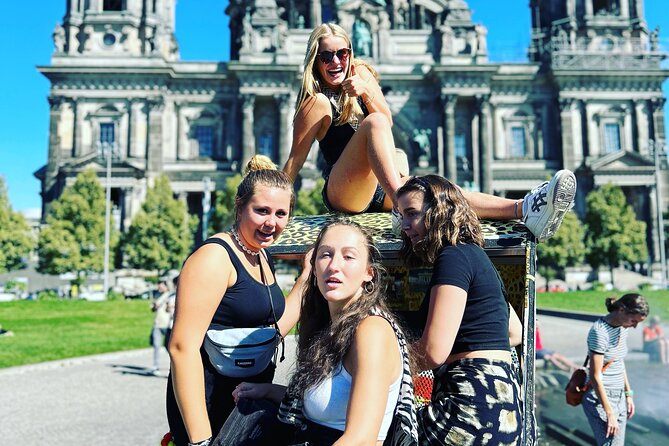Rickshaw Sightseeing City Tours Berlin - Rikscha Tours - Onboard comfort that makes evening Berlin easier: Wi-Fi, blanket, music, and photos