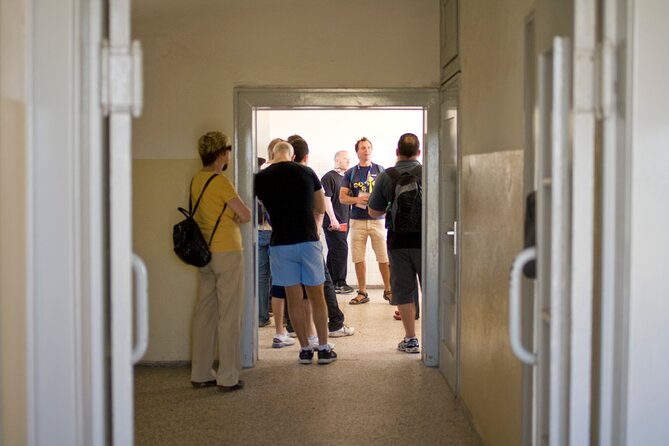 Sachsenhausen Concentration Camp Bus Tour in English from Berlin - Walking Pace and What to Bring for a 4-Hour Visit