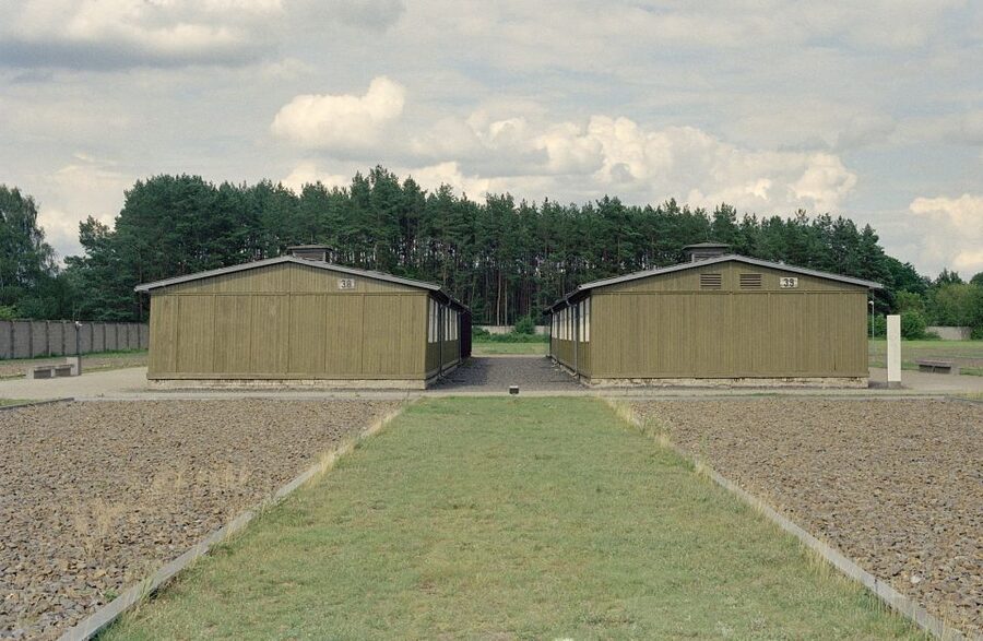 Sachsenhausen Memorial: Walking Tour from Berlin - Oranienburg station: the small guided setup that prevents confusion