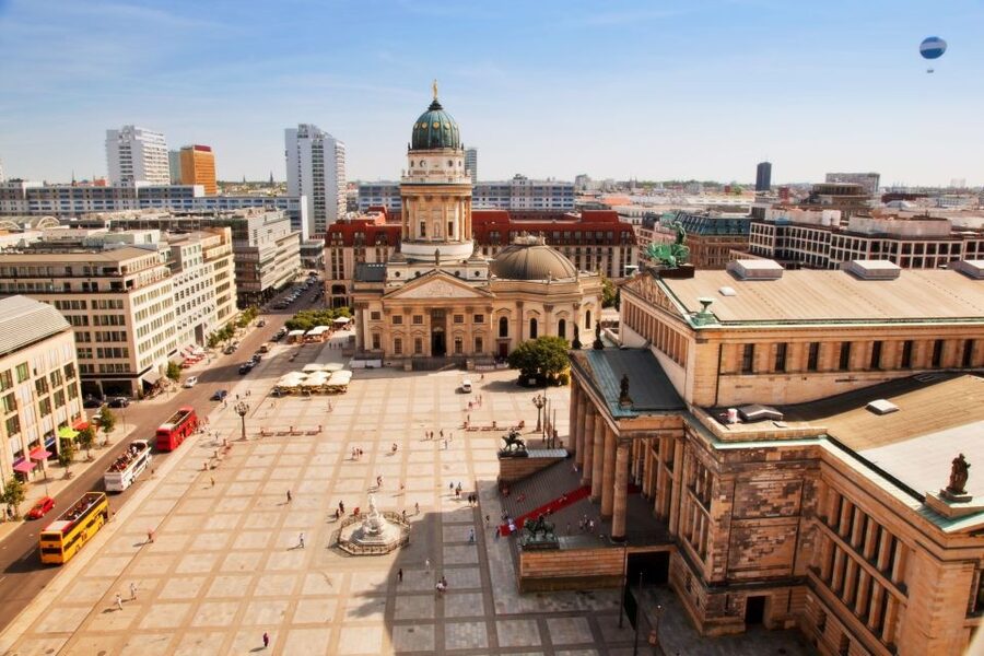 Skip-the-line Berlin Cathedral and Old Town Private Tour - The 2-hour route: Unter den Linden to Museum Island, with classic Old Town stops