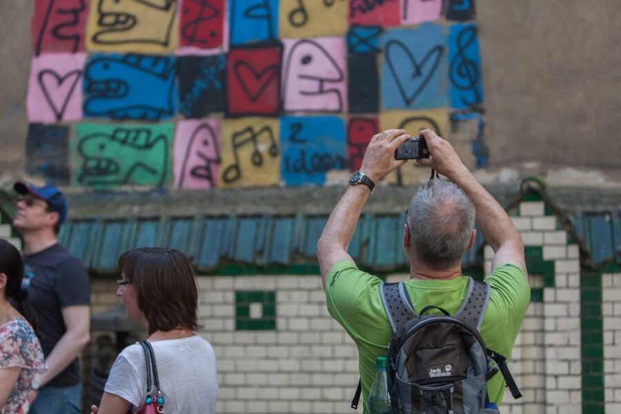 Small Group Tour: "Wild Kreuzberg" - Fontane-Apotheke and Görlitzer Park’s Old Station Story