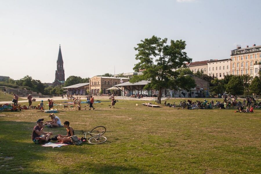 Small Group Tour: "Wild Kreuzberg" - Getting Oriented at Skalitzer Straße and Kottbusser Tor