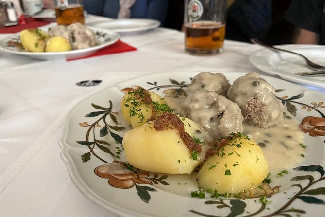 The Berlin Culinary Experience: A Regional & Cultural Food Tour - Meeting point and getting connected with transit