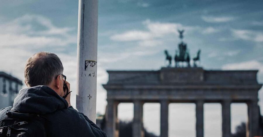 The Best of Berlin Private Guided Tour - Meeting at your accommodation, then getting your bearings on a short walk