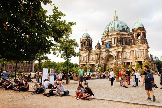 The History of Berlin: WWII PRIVATE Walking Tour With Locals - Brandenburg Gate, the Holocaust Memorial, and the WWII endgame